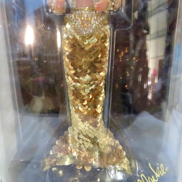 NRFB Bob Mackie Gold Barbie Doll Display Case Collectible NIB - Picture 3 of 6